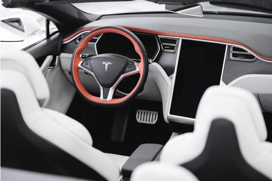 https://autogreeknews.gr/wp-content/uploads/2021/01/ARES_Tesla-Model-S_Cabrio_Int-1_2.jpg