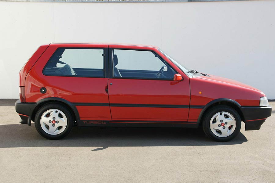 https://autogreeknews.gr/wp-content/uploads/2021/01/Fiat-Uno-Turbo-1990-4.jpg
