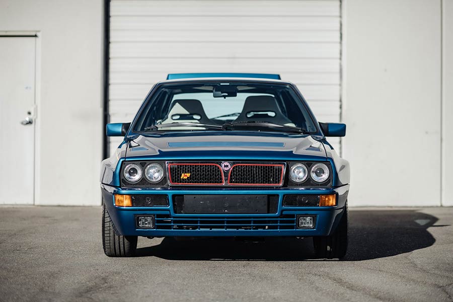https://autogreeknews.gr/wp-content/uploads/2021/01/Lancia-Delta-HF-Integrale-Evoluzione-II-Blue-Lagos-6.jpg