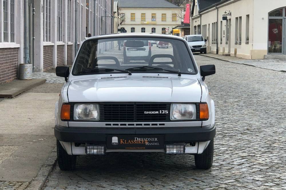 https://autogreeknews.gr/wp-content/uploads/2021/01/Skoda_135_GL_1988_pekna_prodej_01.jpg