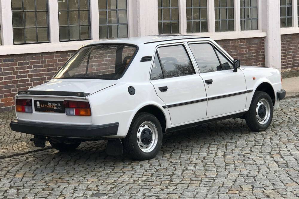 https://autogreeknews.gr/wp-content/uploads/2021/01/Skoda_135_GL_1988_pekna_prodej_04.jpg