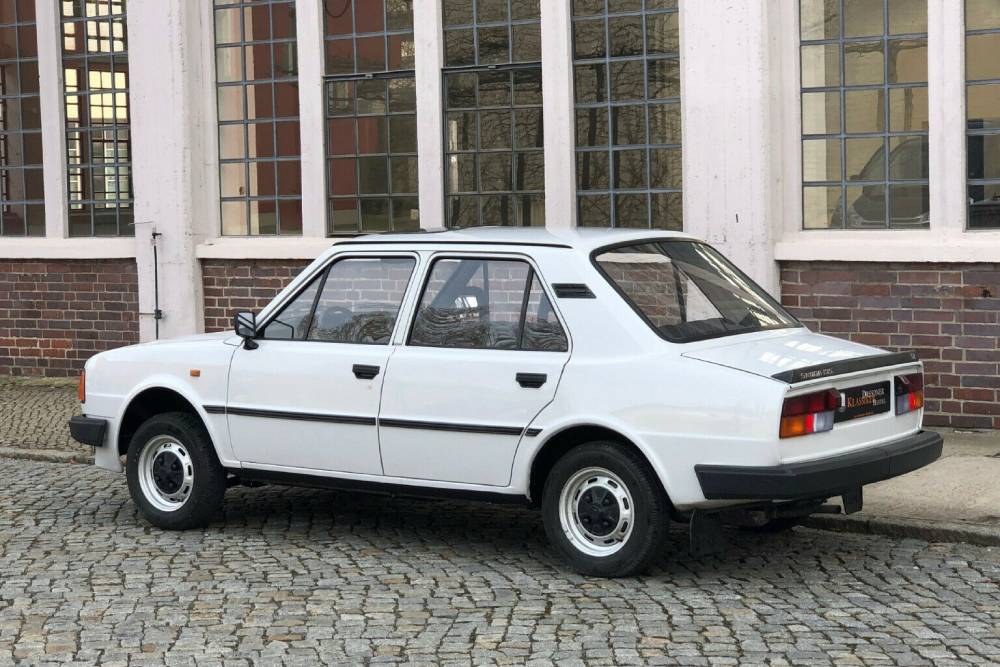 https://autogreeknews.gr/wp-content/uploads/2021/01/Skoda_135_GL_1988_pekna_prodej_05.jpg