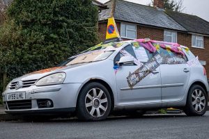 abandoned-vw-golf-gets-1-year-anniversary-party-as