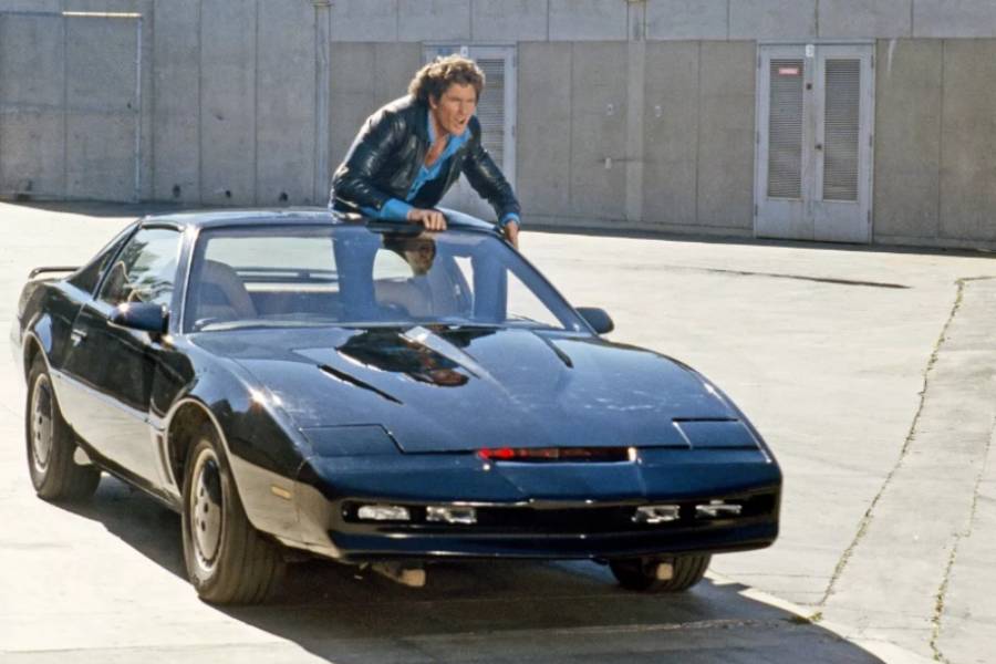 https://autogreeknews.gr/wp-content/uploads/2021/01/david-hasselhoffs-kitt-7.jpg