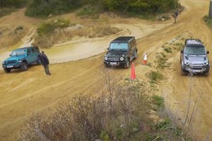 defender g-class wrangler drag race 2