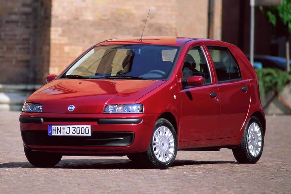 https://autogreeknews.gr/wp-content/uploads/2021/01/fiat-punto-1999.jpg