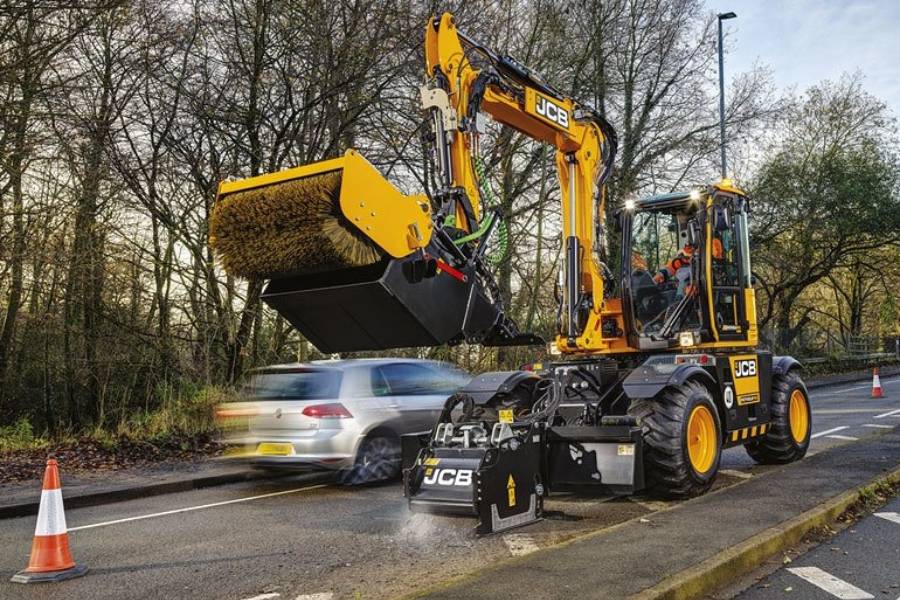 https://autogreeknews.gr/wp-content/uploads/2021/01/jcb-pothole-pro-7.jpg