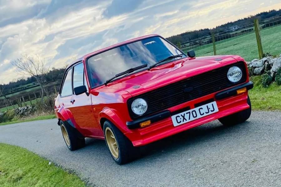 https://autogreeknews.gr/wp-content/uploads/2021/01/new-ford-escort-mk2-2.jpg