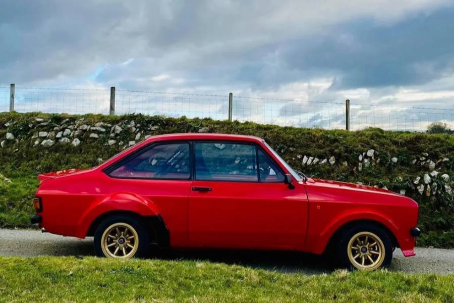 https://autogreeknews.gr/wp-content/uploads/2021/01/new-ford-escort-mk2-4.jpg
