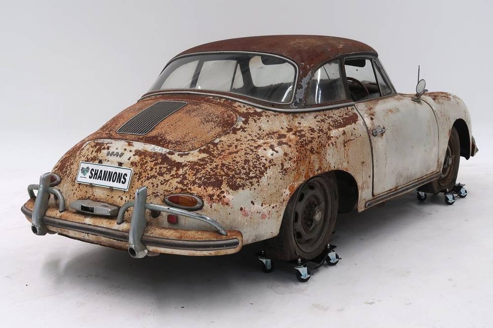 https://autogreeknews.gr/wp-content/uploads/2021/02/1958-rusted-porsche-356a-super-cabriolet-2.jpg