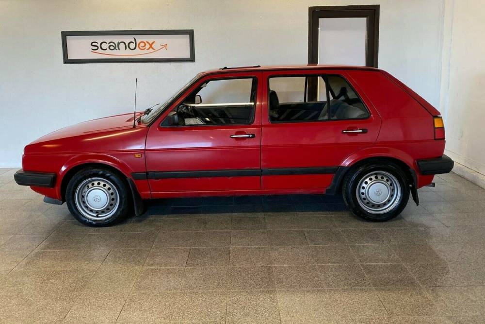 https://autogreeknews.gr/wp-content/uploads/2021/02/1990-vw-golf-diesel-4.jpg
