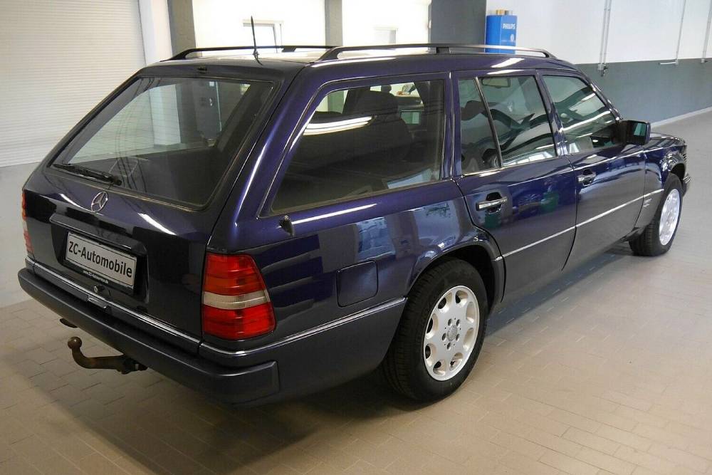 https://autogreeknews.gr/wp-content/uploads/2021/02/1994-mercedes-t124-for-sale-5.jpg