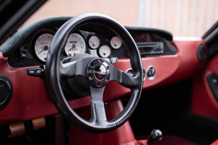 https://autogreeknews.gr/wp-content/uploads/2021/02/1997-ascari-ecosse-for-sale-interior-3.jpg