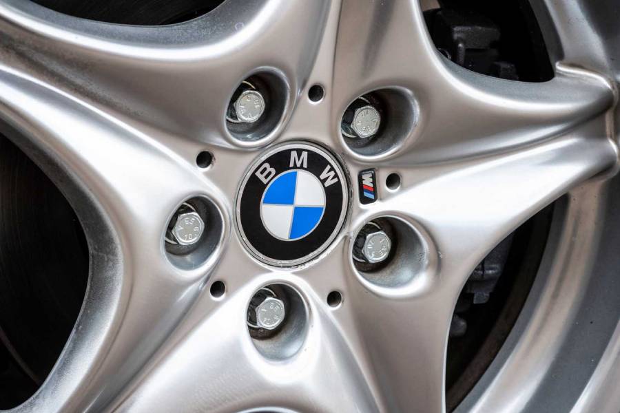 https://autogreeknews.gr/wp-content/uploads/2021/02/1998-bmw-m-coupe-for-sale-wheel.jpg