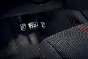 2021-renault-captur-rs-line-18