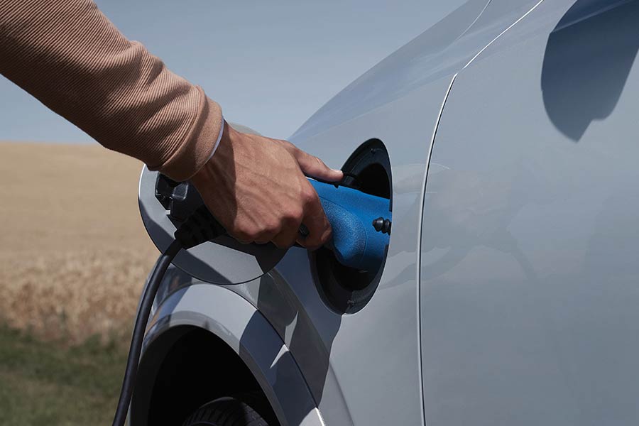 Η Volvo έχει βάλει τον κόσμο στην πρίζα