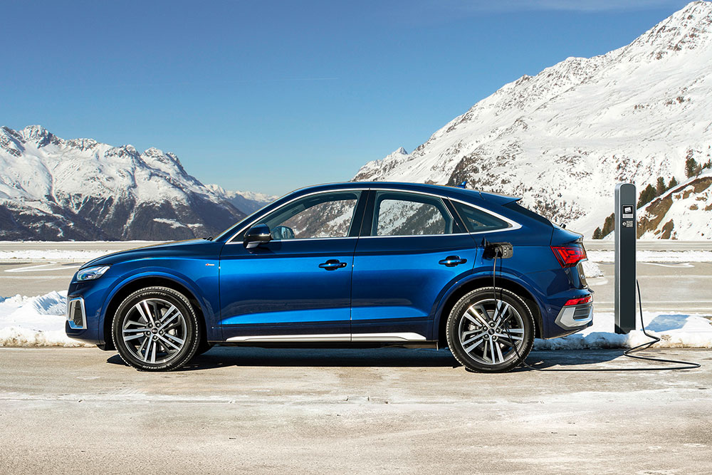 https://autogreeknews.gr/wp-content/uploads/2021/02/Audi-Q5-Sportback-TFSI-e___2.jpg