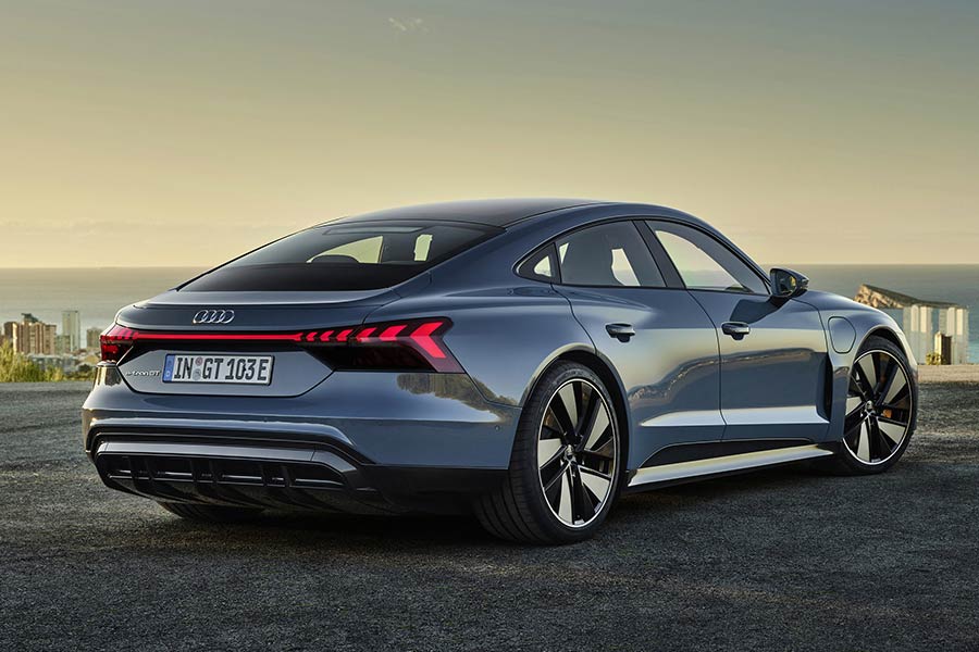 https://autogreeknews.gr/wp-content/uploads/2021/02/Audi-e-tron-GT-21.jpg