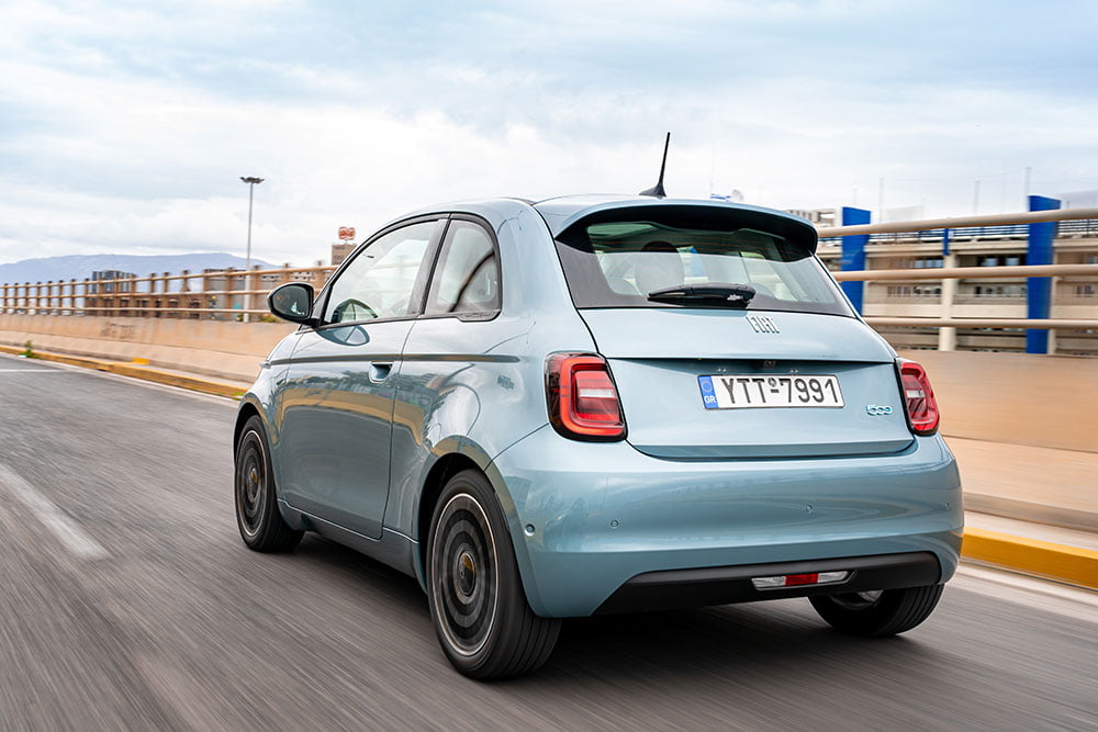 https://autogreeknews.gr/wp-content/uploads/2021/02/Fiat-500-Electric-1.jpg