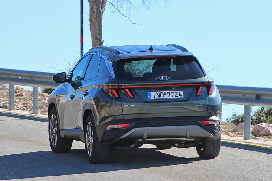 https://autogreeknews.gr/wp-content/uploads/2021/02/Hyundai-Tucson-1.6-180-PS-2.jpg