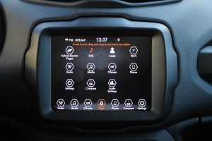 Jeep-Renegade-4xe-(8)