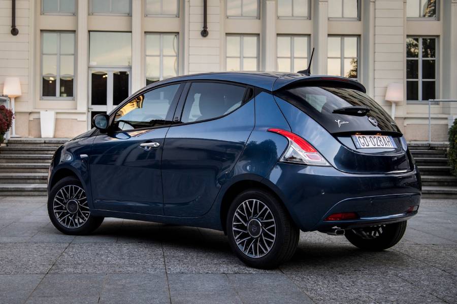 https://autogreeknews.gr/wp-content/uploads/2021/02/Lancia-Ypsilon-19.jpg