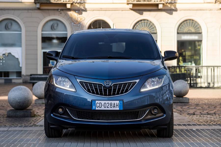 https://autogreeknews.gr/wp-content/uploads/2021/02/Lancia-Ypsilon-4.jpg