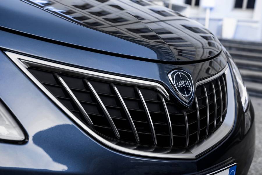 https://autogreeknews.gr/wp-content/uploads/2021/02/Lancia-Ypsilon-8.jpg