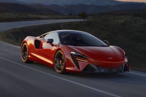 McLaren-Artura-14-PHEV