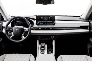 Mitsubishi-Outlander-2021-(5)