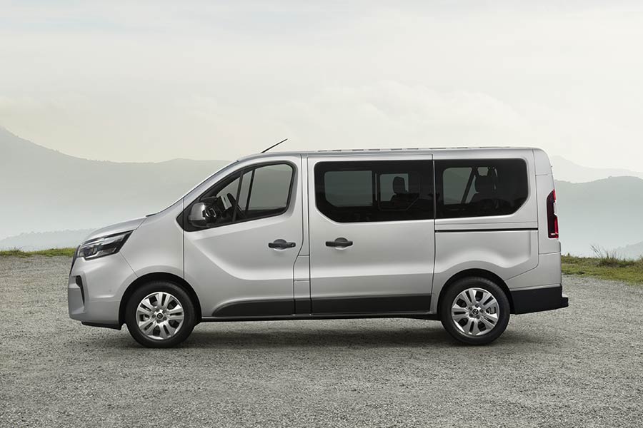https://autogreeknews.gr/wp-content/uploads/2021/02/Nissan-NV300-Combi-2021-4.jpg
