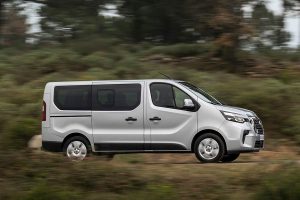 Nissan-NV300-Combi-2021-(6)