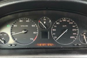 Peugeot-607-2001-(1)