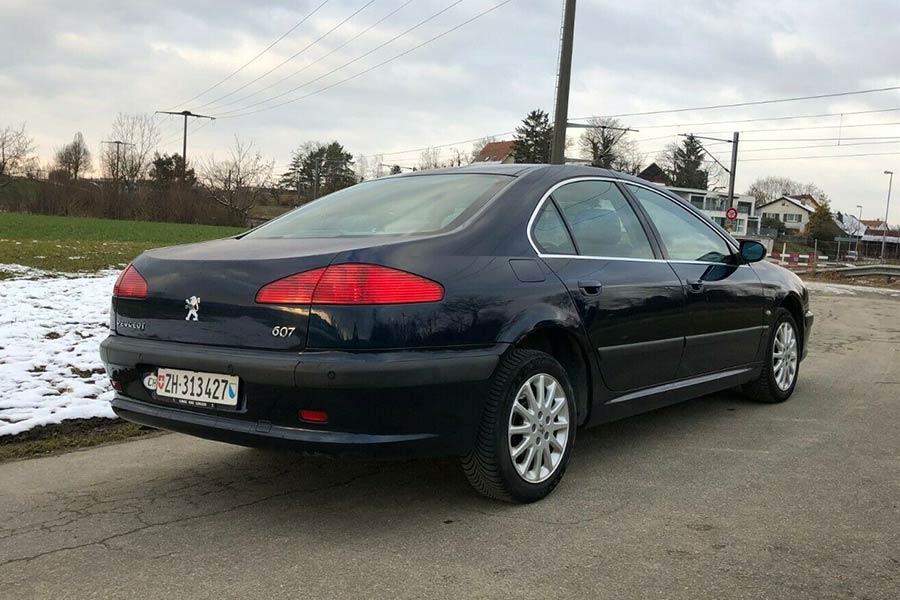 https://autogreeknews.gr/wp-content/uploads/2021/02/Peugeot-607-2001-7.jpg