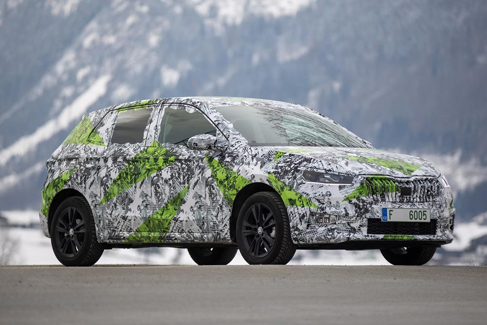 https://autogreeknews.gr/wp-content/uploads/2021/02/Skoda-Fabia-2021-covered-6.jpg
