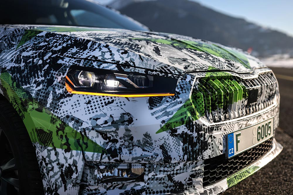 https://autogreeknews.gr/wp-content/uploads/2021/02/Skoda-Fabia-2021-covered-9.jpg