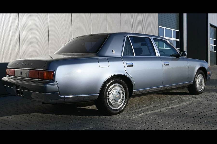 https://autogreeknews.gr/wp-content/uploads/2021/02/Toyota-Century-2000-2.jpg