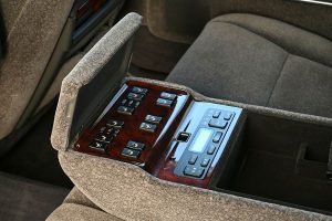 Toyota-Century-2000-(9)