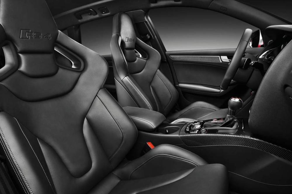 https://autogreeknews.gr/wp-content/uploads/2021/02/audi-rs4-bucket-seats.jpg