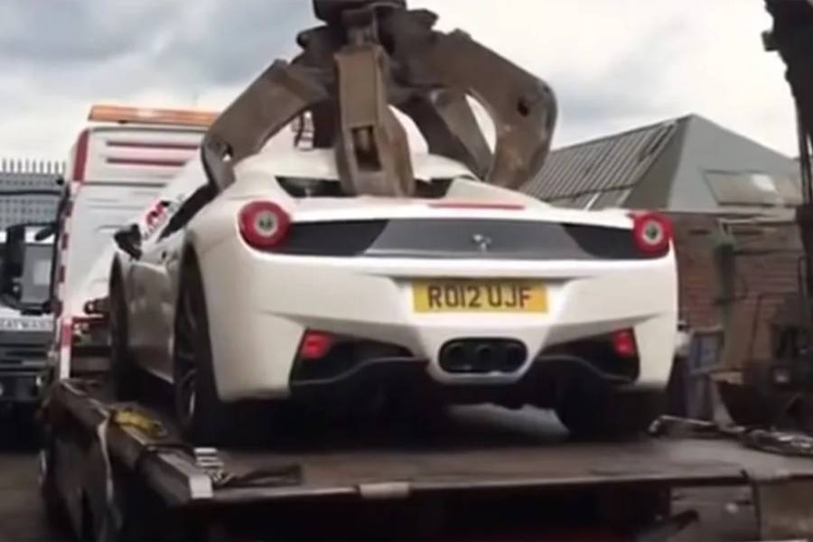 Καταδικασμένος μήνυσε την αστυνομία για τη Ferrari του