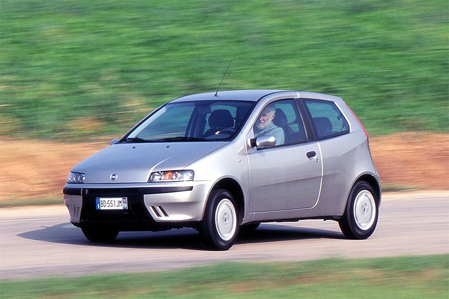 https://autogreeknews.gr/wp-content/uploads/2021/02/fiat-punto-epistrofi_3.jpg