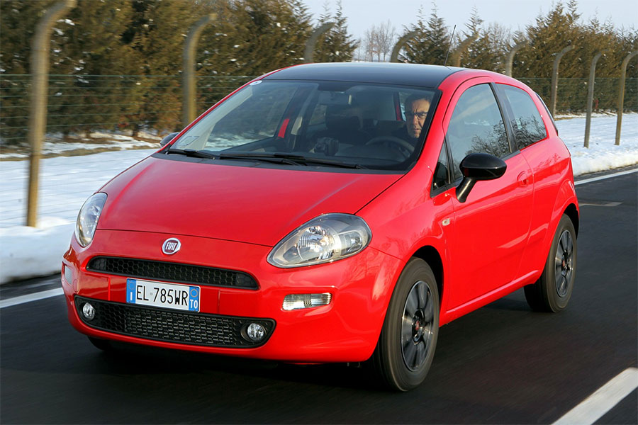 https://autogreeknews.gr/wp-content/uploads/2021/02/fiat-punto-epistrofi_5.jpg
