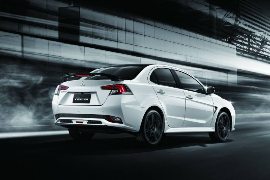 https://autogreeknews.gr/wp-content/uploads/2021/02/mitsubishi-grand-lancer-bw-edition-5.jpg