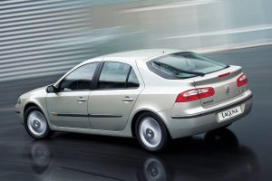 renault_laguna_hatchback_83