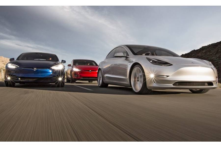 https://autogreeknews.gr/wp-content/uploads/2021/02/tesla-lineup.jpg