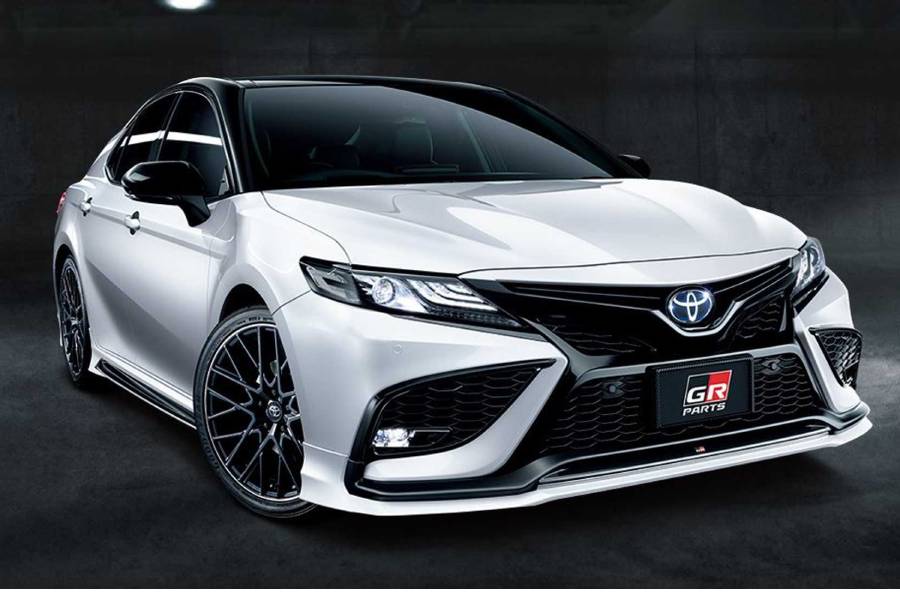 https://autogreeknews.gr/wp-content/uploads/2021/02/toyota-camry-gr-white.jpg