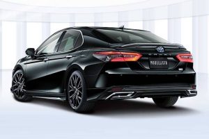 toyota-camry-modellista-black-rear-three-quarters