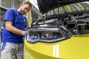 vw wolfsburg assembly line 3