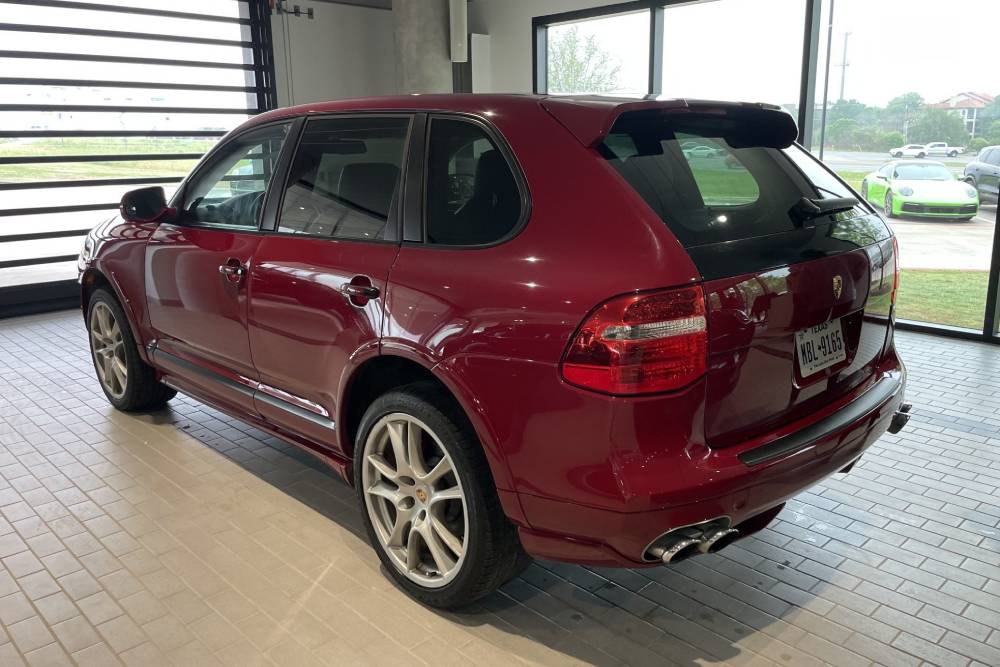 https://autogreeknews.gr/wp-content/uploads/2021/03/2009_porsche_cayenne_gts_for_sale-9.jpg