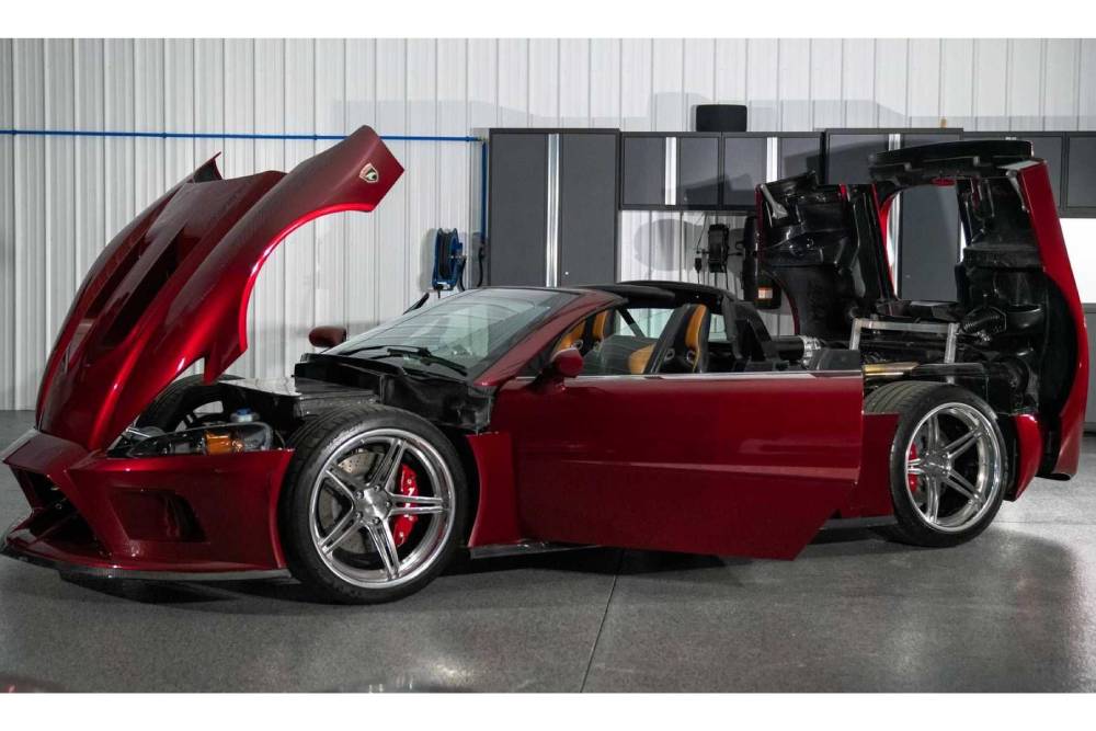 https://autogreeknews.gr/wp-content/uploads/2021/03/2014-falcon-f7-for-sale-exterior-5.jpg